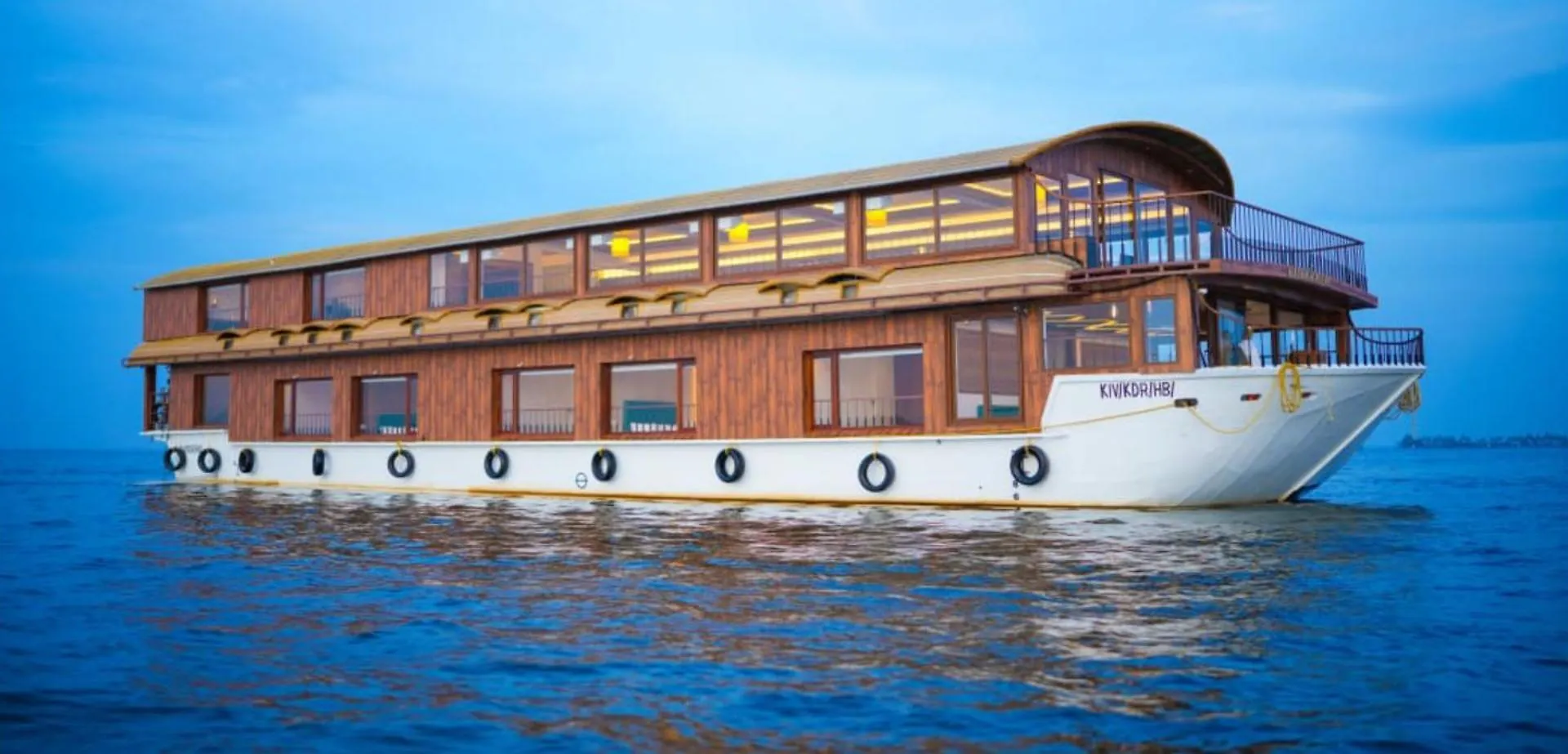 Marvelous Boathouse Hotel Alappuzha Botel