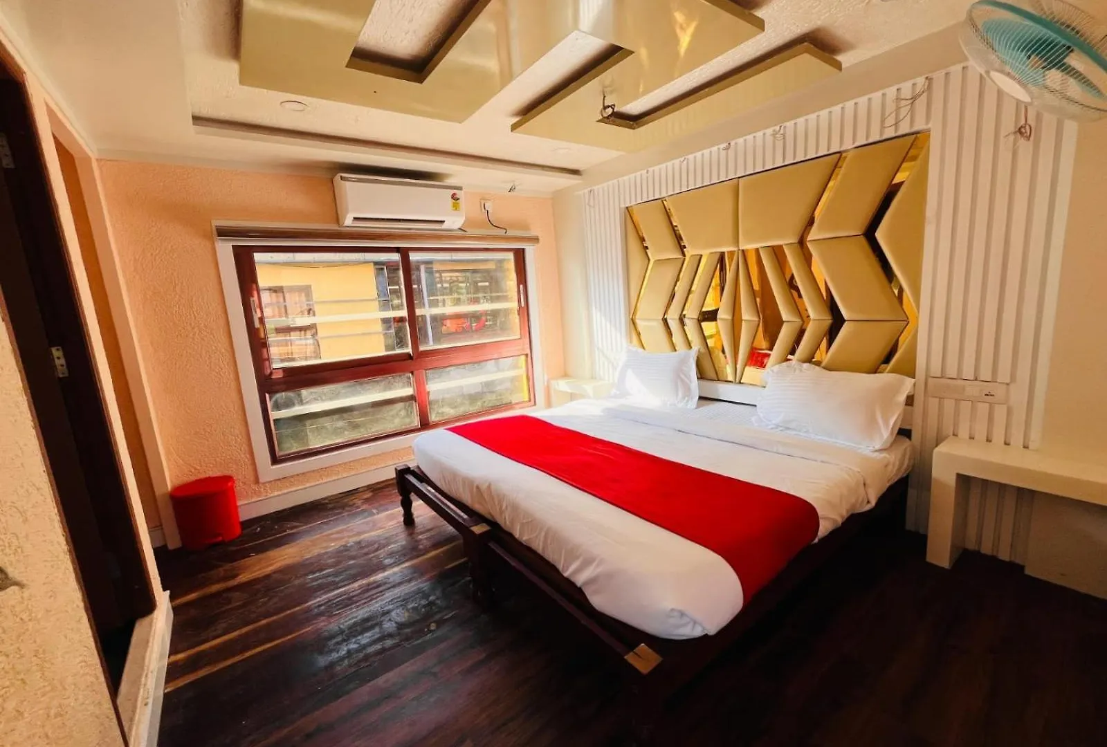 Botel Marvelous Boathouse Hotel Alappuzha