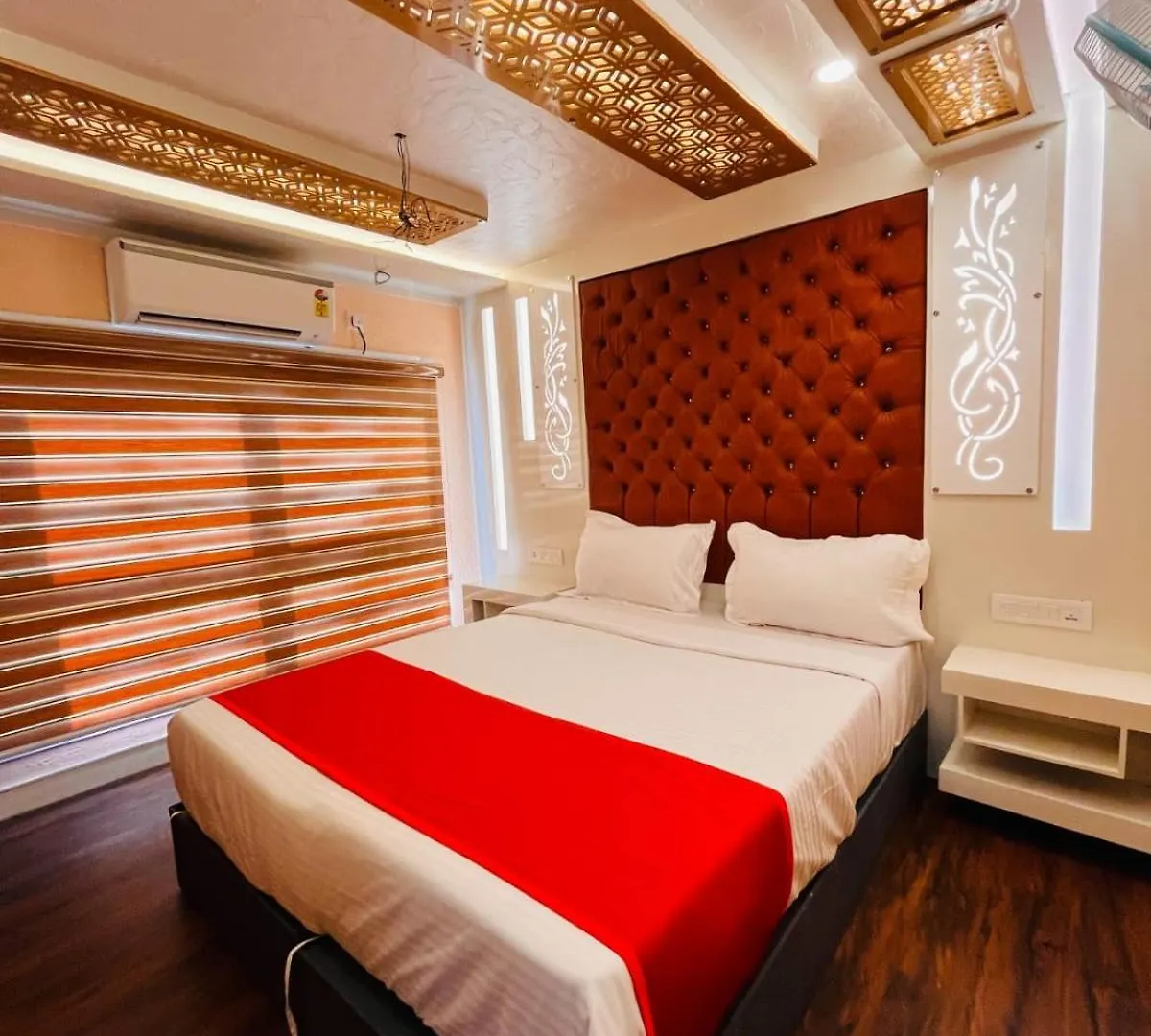 Marvelous Boathouse Hotel Alappuzha