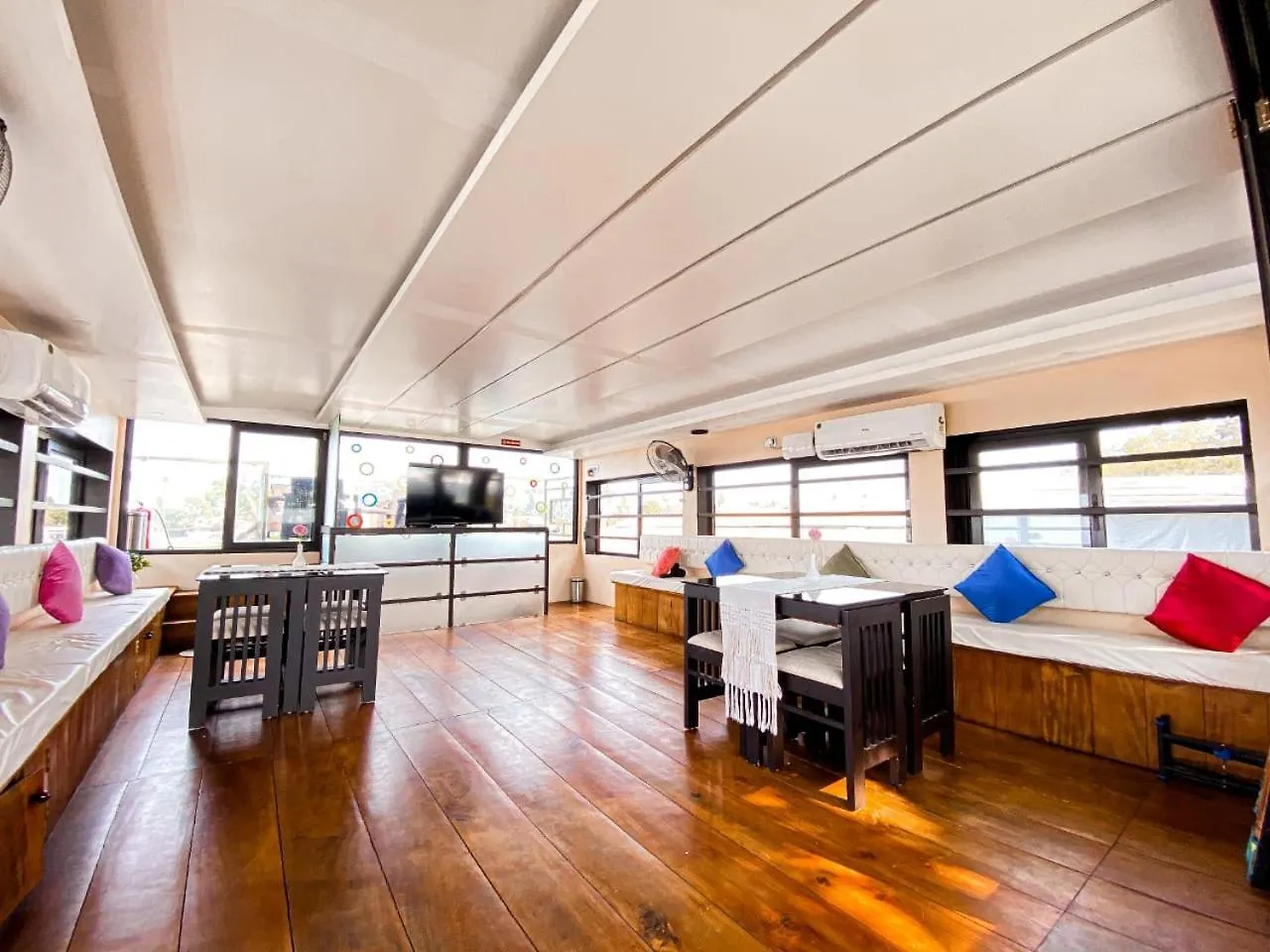 Marvelous Boathouse Hotel Alappuzha